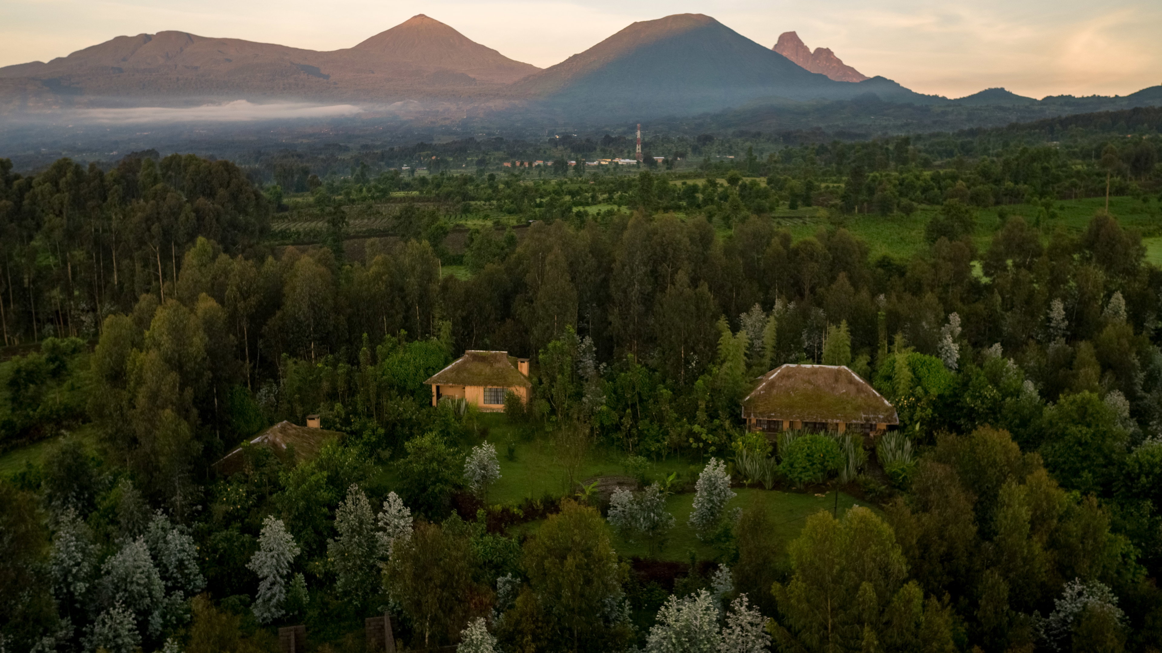 Sambora Kinigi Lodge overhead view