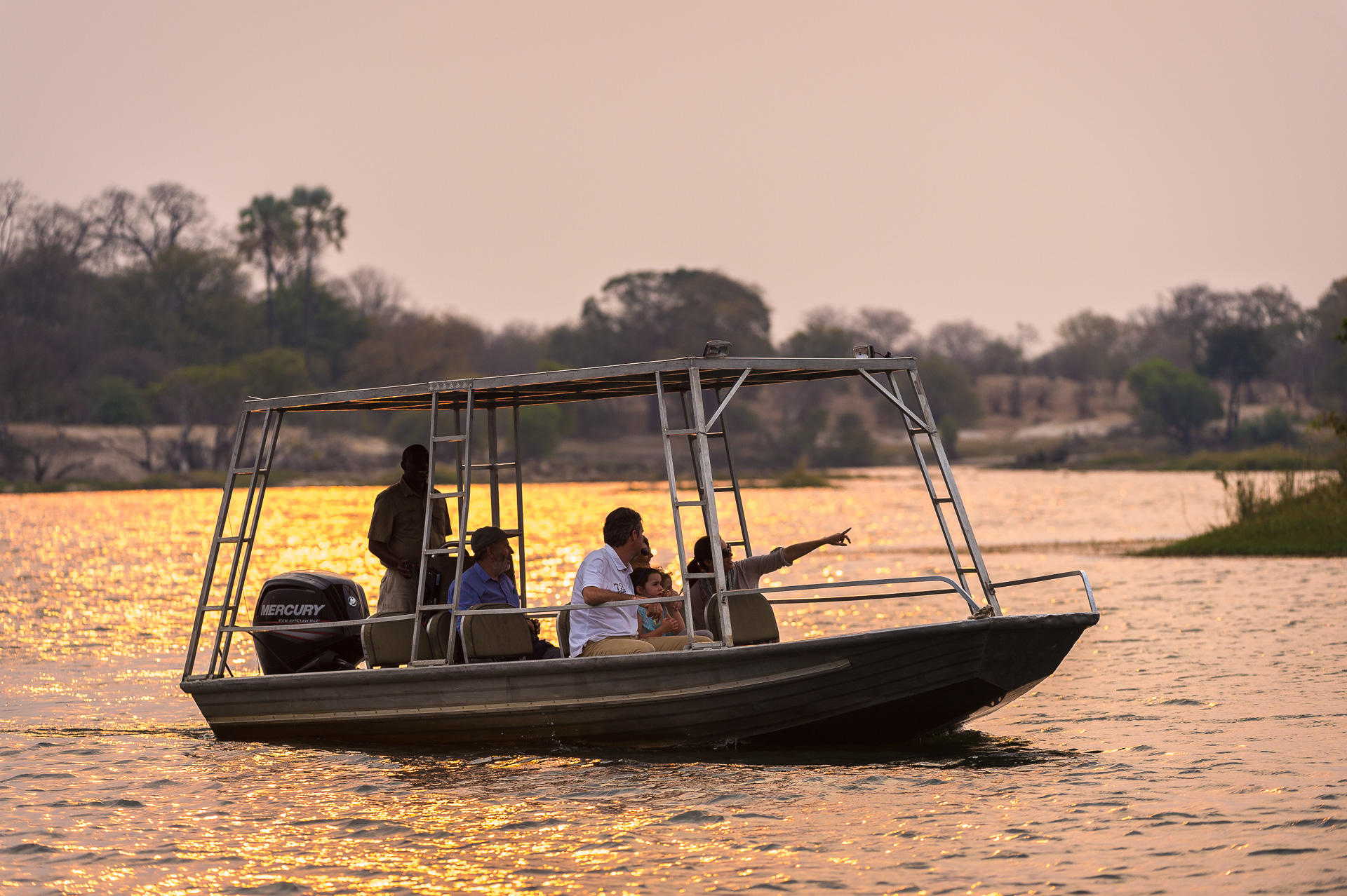 Luxury Lower Zambezi Safari