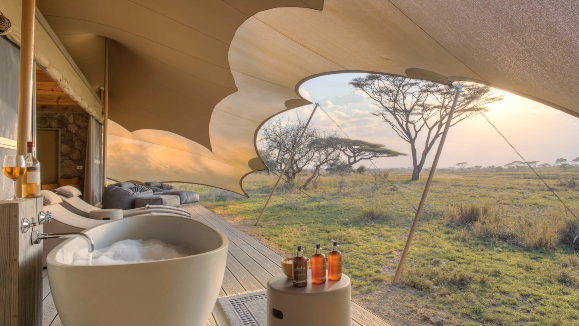 Namiri Plains Camp – luxury big-cat safari camp in Serengeti
