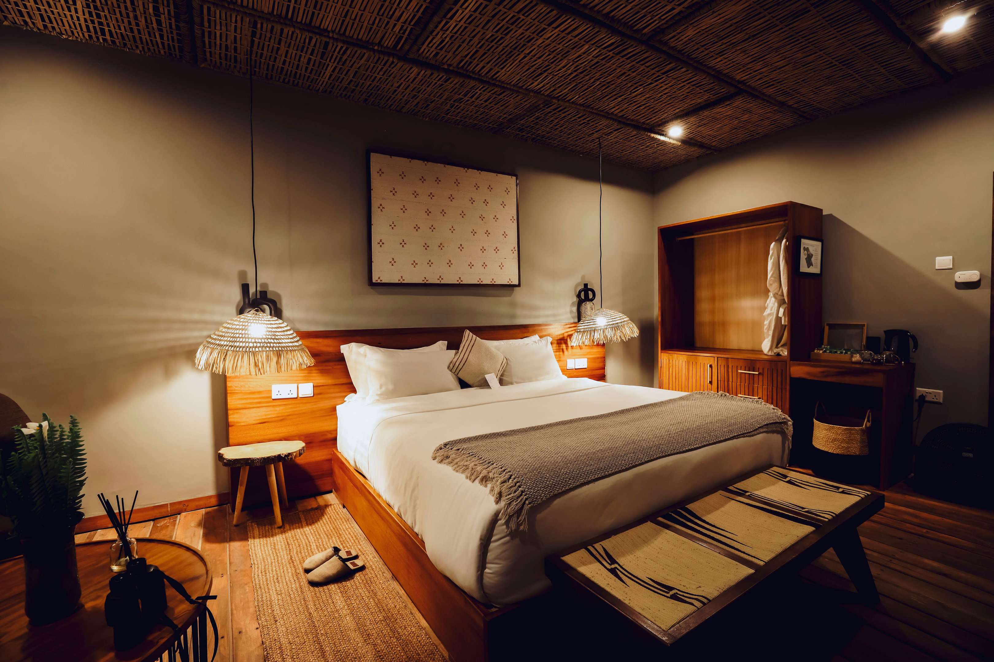 Luxury suite at Sambora Kinigi Lodge
