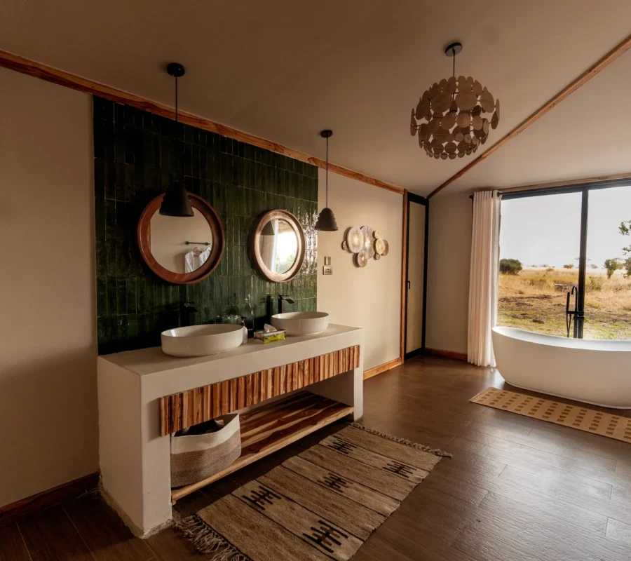 Luxury bathroom in a Tanzania safari suite
